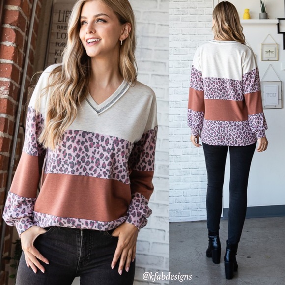 LAST 2! Soft V Neck Puff Sleeve Animal Contrast with Stitch Detail - Picture 2 of 12